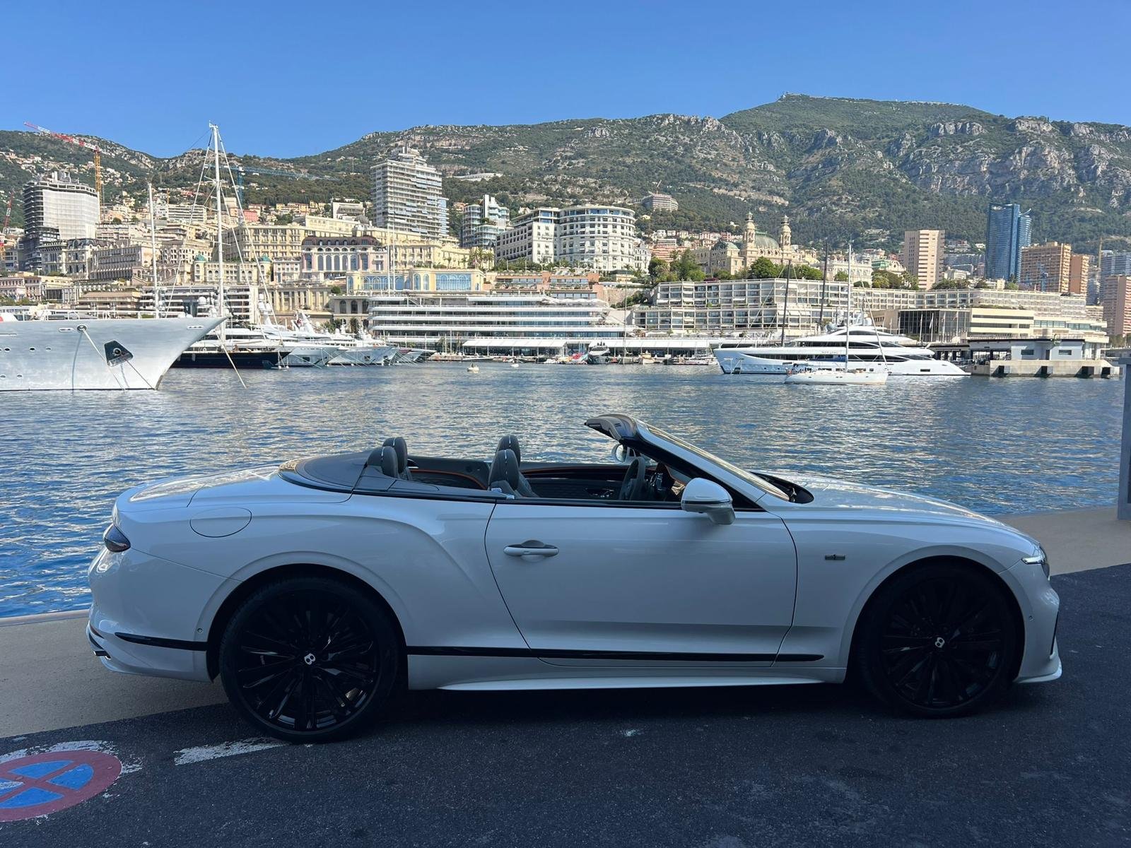 Bentley Continental GTC Speed — photo 10